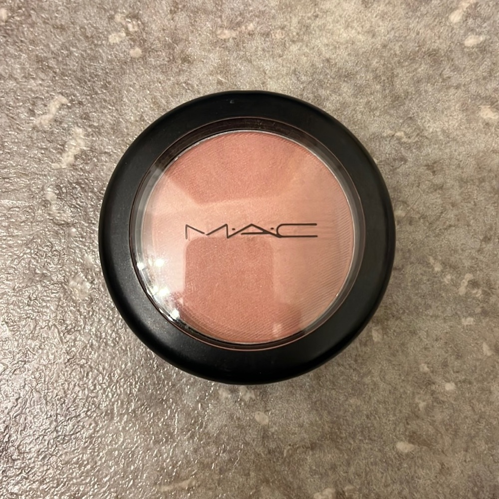 MAC fun ending blush
